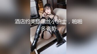 蓝衣娇瘦包臀裙清秀美女坐在沙发上渴望眼神盯着受不了