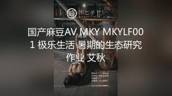 名模私拍【小薯条】公共场所保龄球馆露出，大尺度，有漏点，周围好多人呢，助力福利原版视图