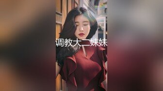 大耳环很有韵味美少妇寂寞肚子在家自慰，脱掉衣服内裤摆上假屌，地上骑乘上下套弄，插完逼逼再插菊花淫荡