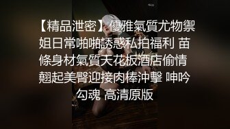 漂亮美眉3P 啊我不要受不了了 身材苗条 被两哥们前后夹击连续无套输出 内射 娇喘不停