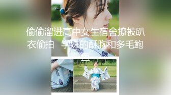 黑衣牛仔裤妹子啪啪蹲着口交后入按着腿大力抽插猛操