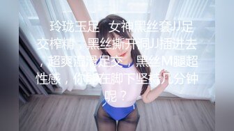 苗条萌妹子深喉口交啪啪秀 房间还有2个女的轮流撸管上位骑乘抽插 很是诱惑喜欢不要错过