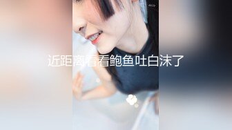 按摩店的风韵熟女、嘴巴一张开就口交，技术精湛，摸着大奶子打飞机！