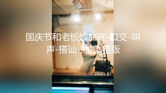 肌肉表哥在我家展示自己健壮的肌肉