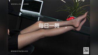 女孩：啊啊爸爸~呜呜爸爸，嗯嗯嗯哥哥干我干我。艹到眼神涣散~