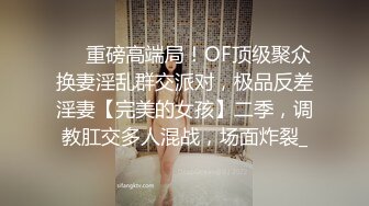 美女吃着跟有包皮的鸡巴